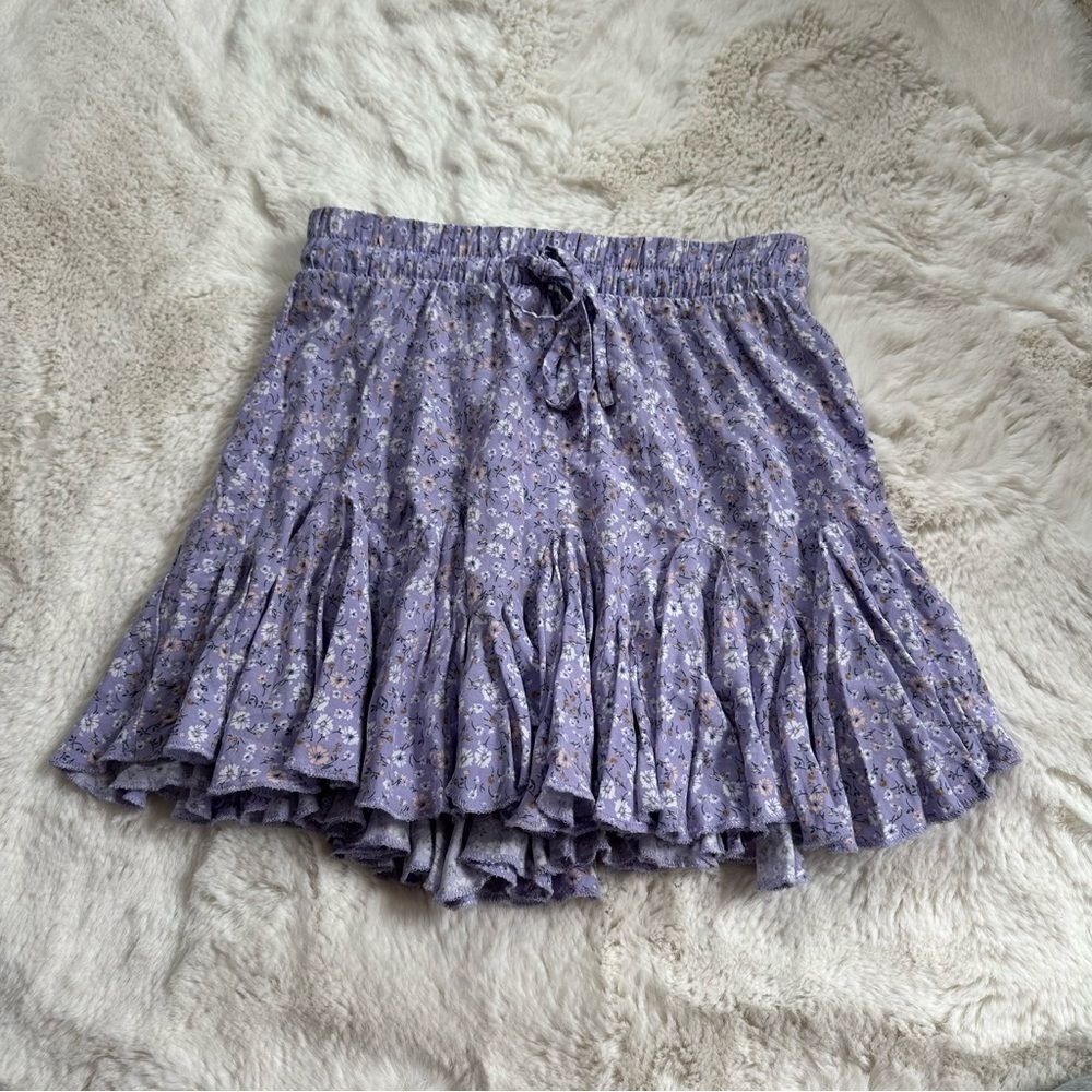 Aeropostale lavender mini skirt (super flattering)